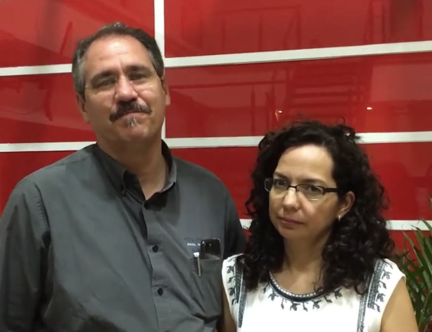 – Ariel y Laura González